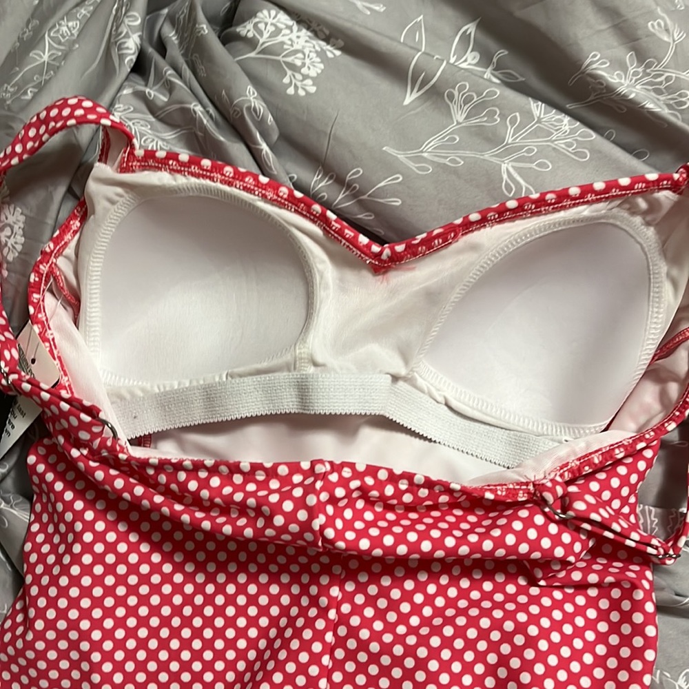 Miraclesuit Swimsuit - Picture 4 of 7